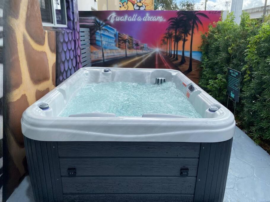 Cozy & Colorful Miami Art Canvas W/Hottub & Murals Eksteriør billede